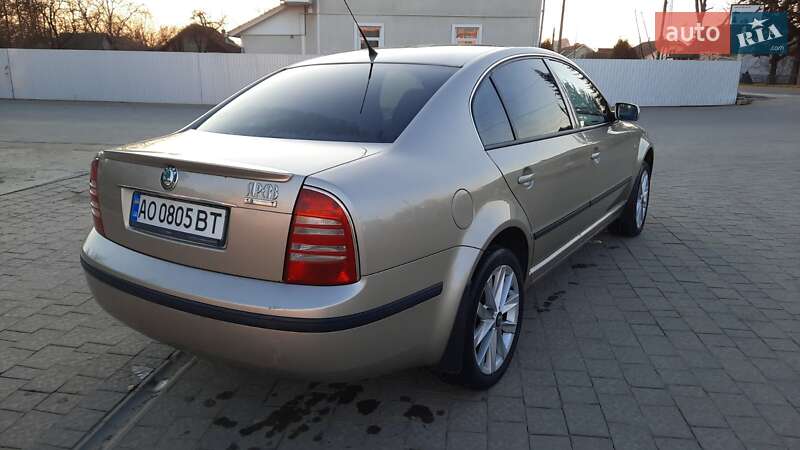 Лифтбек Skoda Superb 2005 в Косове