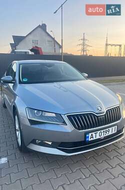 Лифтбек Skoda Superb 2015 в 