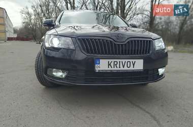 Лифтбек Skoda Superb 2013 в 