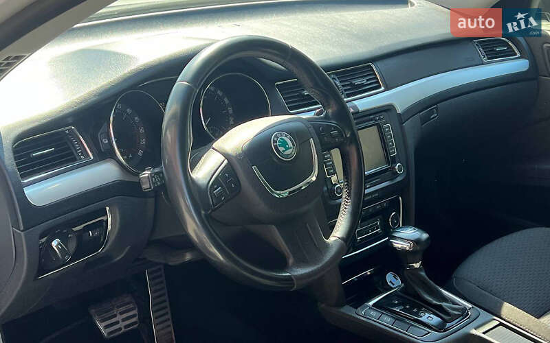 Универсал Skoda Superb 2012 в Черновцах