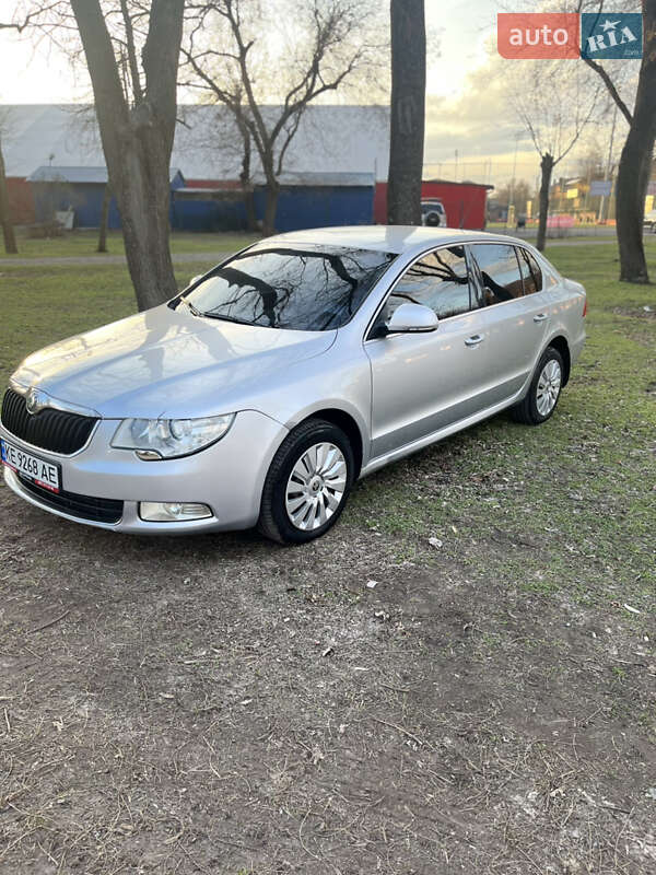 Лифтбек Skoda Superb 2009 в 