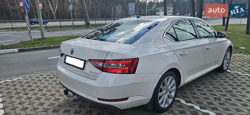 Лифтбек Skoda Superb 2016 в Киеве