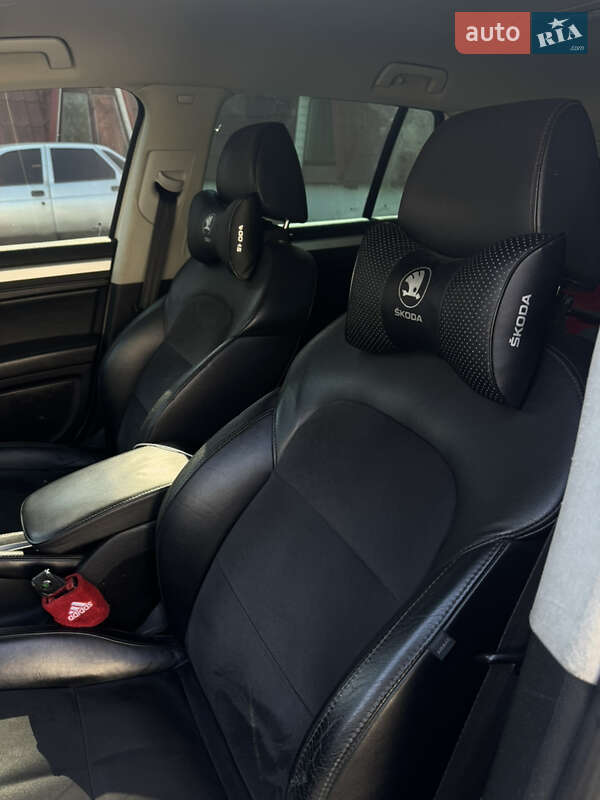 Универсал Skoda Superb 2010 в Луцке