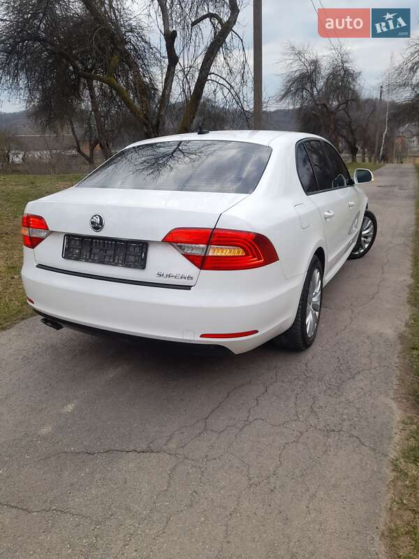 Лифтбек Skoda Superb 2013 в Хусте