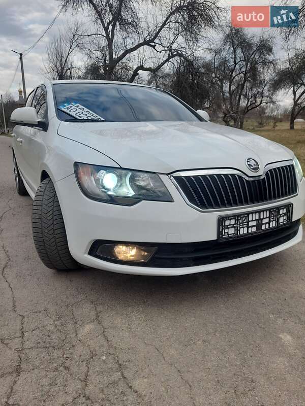 Лифтбек Skoda Superb 2013 в Хусте