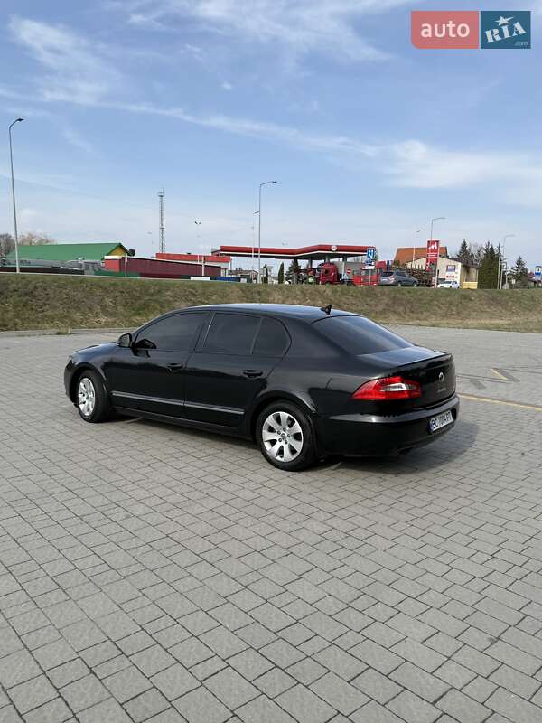 Лифтбек Skoda Superb 2013 в Стрые