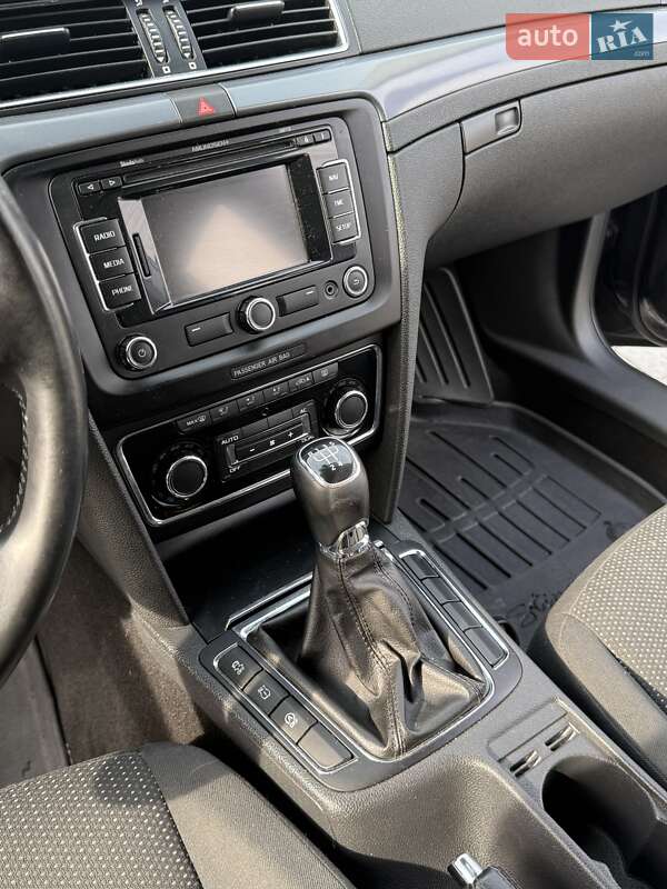 Лифтбек Skoda Superb 2013 в Стрые