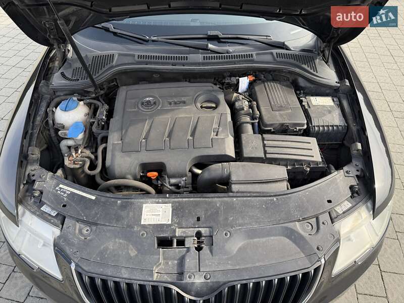 Лифтбек Skoda Superb 2013 в Стрые