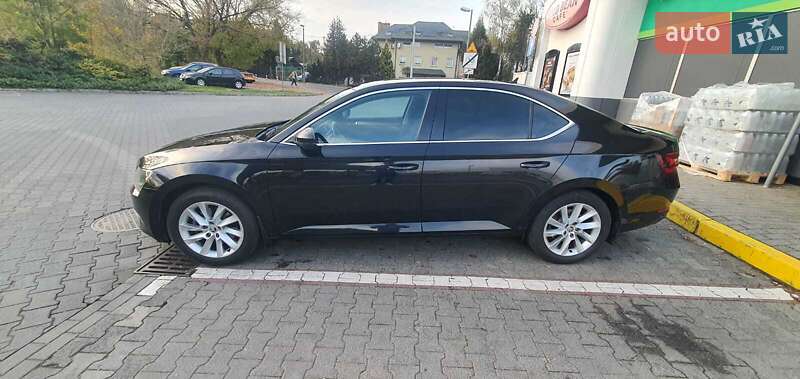 Ліфтбек Skoda Superb 2017 в 