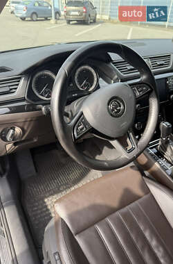 Лифтбек Skoda Superb 2015 в 