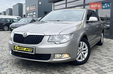 Лифтбек Skoda Superb 2012 в 