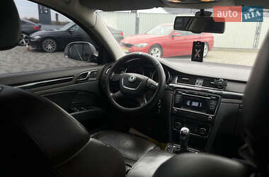 Лифтбек Skoda Superb 2012 в 