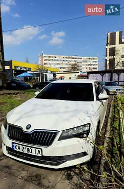 Лифтбек Skoda Superb 2016 в Киеве