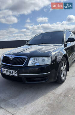 Лифтбек Skoda Superb 2006 в 