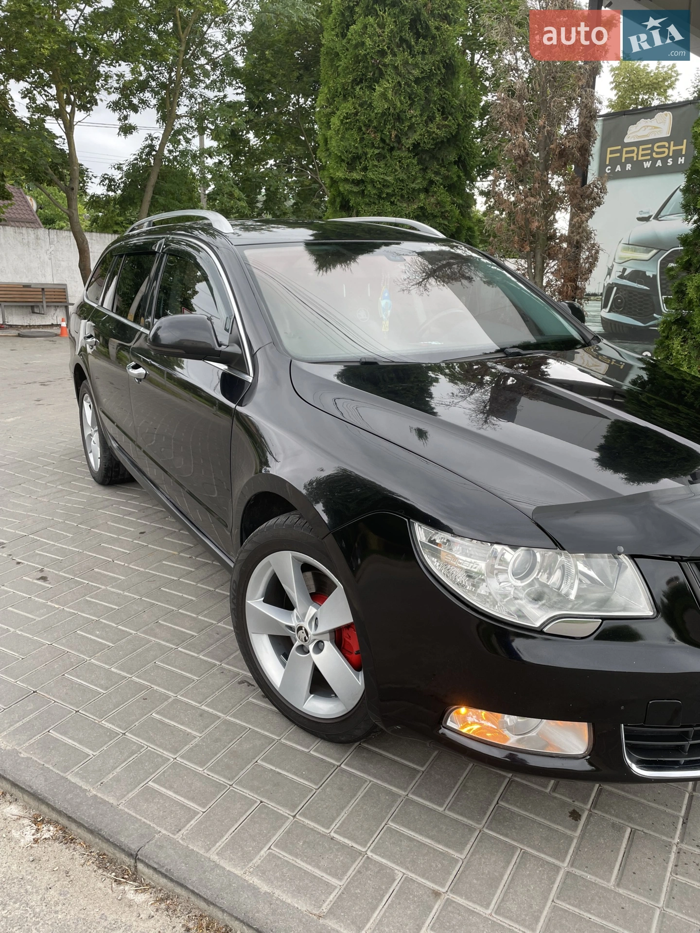 2010 Skoda Superb - мініатюра 2