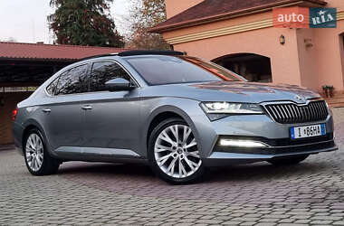 Лифтбек Skoda Superb 2019 в 