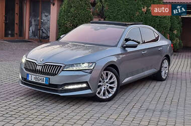 Лифтбек Skoda Superb 2019 в 