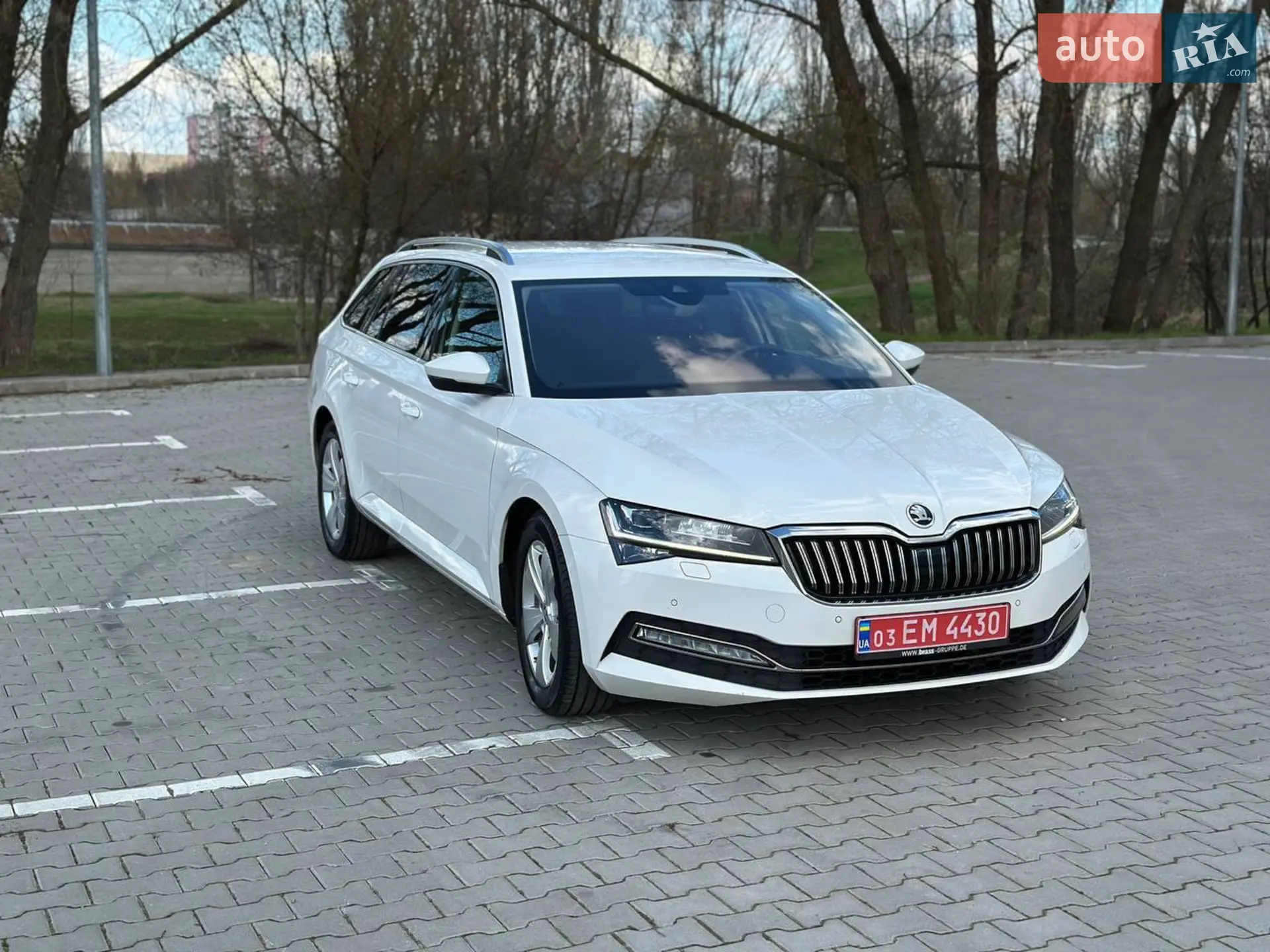2019 Skoda Superb - мініатюра 2