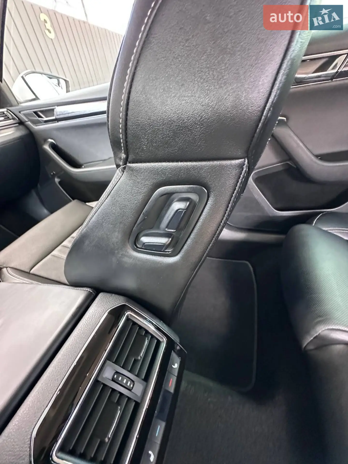 2019 Skoda Superb - мініатюра 28