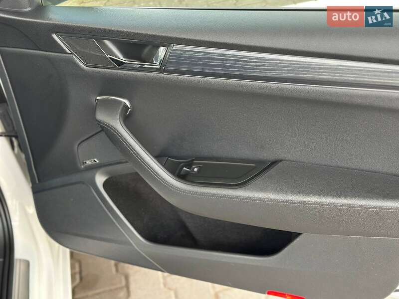 Універсал Skoda Superb 2019 в Хмельницькому