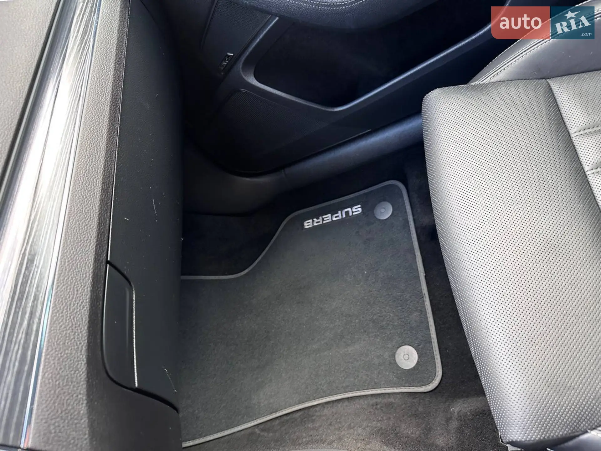 2019 Skoda Superb - мініатюра 38