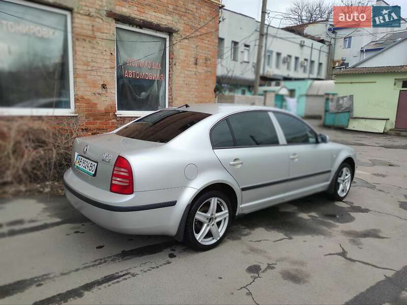 Skoda Superb 2004