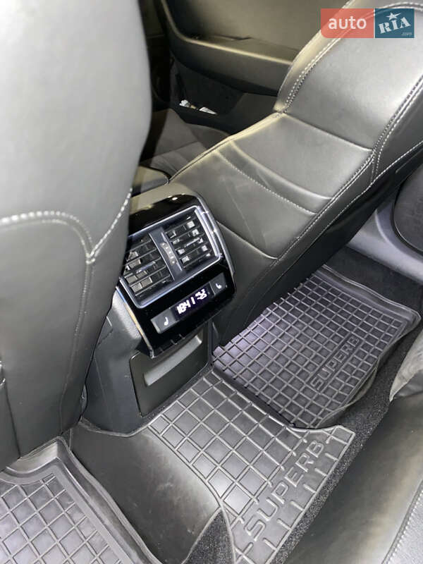 Лифтбек Skoda Superb 2019 в Киеве