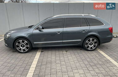 Универсал Skoda Superb 2014 в Великом Березном