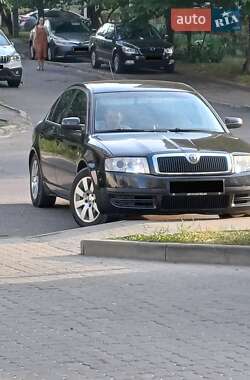 Лифтбек Skoda Superb 2002 в 