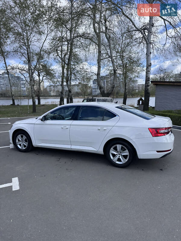 Ліфтбек Skoda Superb 2015 в Києві фото 3 Ліфтбек Skoda Superb 2015 в Києві