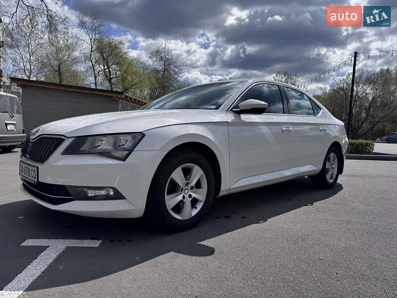 Ліфтбек Skoda Superb 2015 в Києві фото 9 Ліфтбек Skoda Superb 2015 в Києві