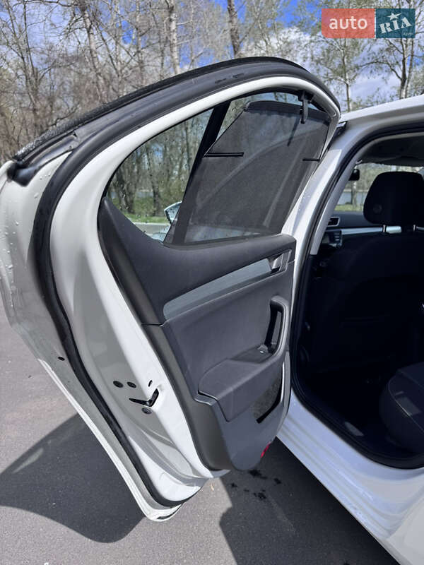 Ліфтбек Skoda Superb 2015 в Києві фото 16 Ліфтбек Skoda Superb 2015 в Києві