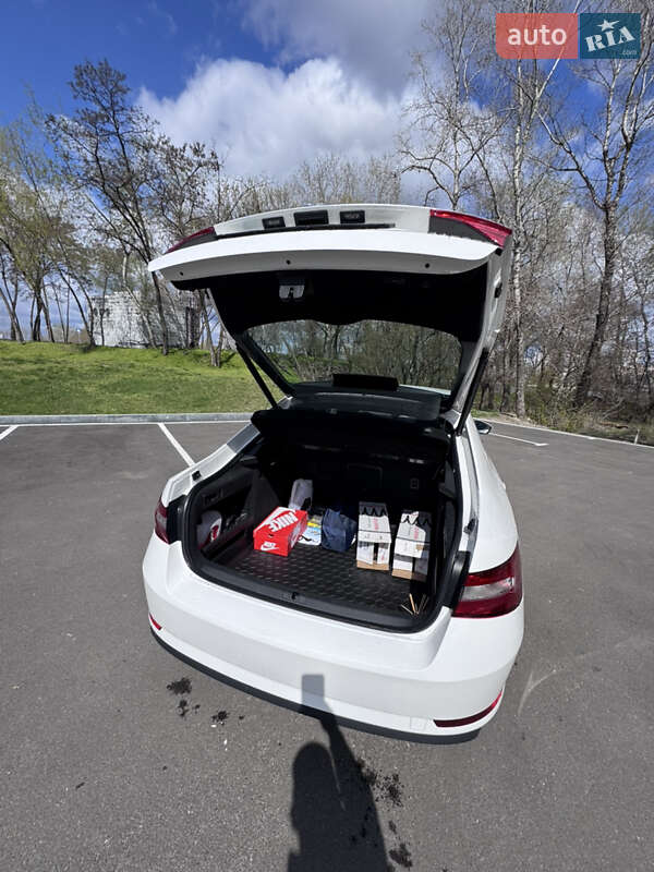 Ліфтбек Skoda Superb 2015 в Києві фото 23 Ліфтбек Skoda Superb 2015 в Києві