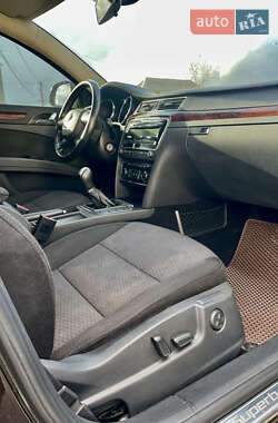 Ліфтбек Skoda Superb 2012 в 