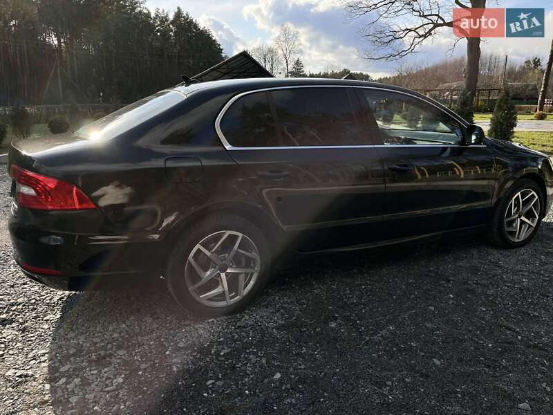 Ліфтбек Skoda Superb 2013 в Славуті