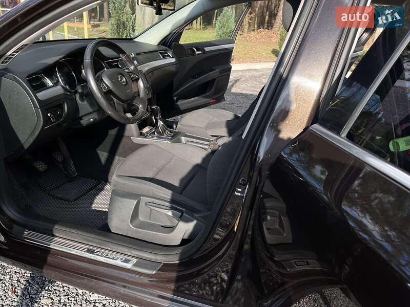 Ліфтбек Skoda Superb 2013 в Славуті
