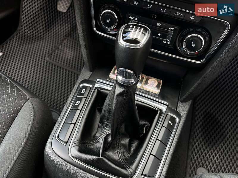 Ліфтбек Skoda Superb 2013 в Славуті