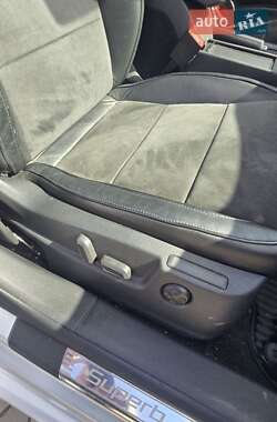 Лифтбек Skoda Superb 2013 в 