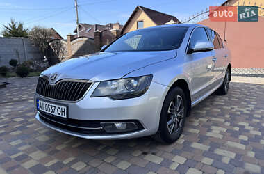 Лифтбек Skoda Superb 2013 в 
