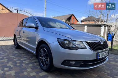 Лифтбек Skoda Superb 2013 в 
