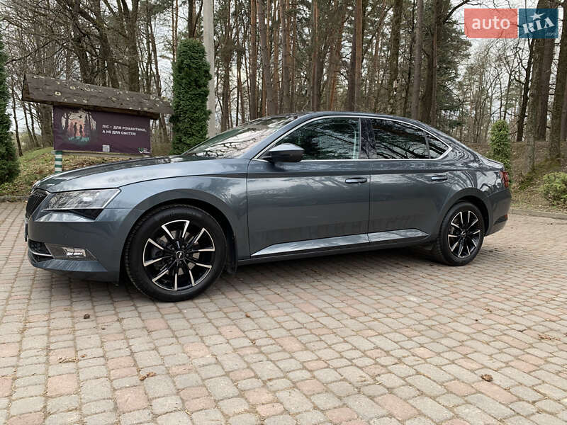 Лифтбек Skoda Superb 2016 в Дрогобыче