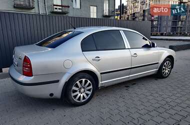 Лифтбек Skoda Superb 2006 в 