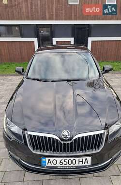 Лифтбек Skoda Superb 2014 в 