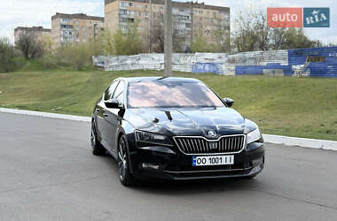 Лифтбек Skoda Superb 2016 в 