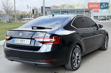 Лифтбек Skoda Superb 2016 в 