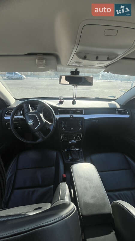 Универсал Skoda Superb 2012 в Звягеле