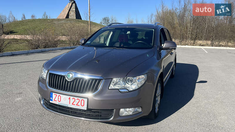 Универсал Skoda Superb 2012 в Звягеле