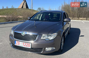 Універсал Skoda Superb 2012 в 