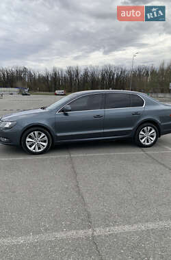 Лифтбек Skoda Superb 2013 в 