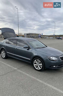 Лифтбек Skoda Superb 2013 в 